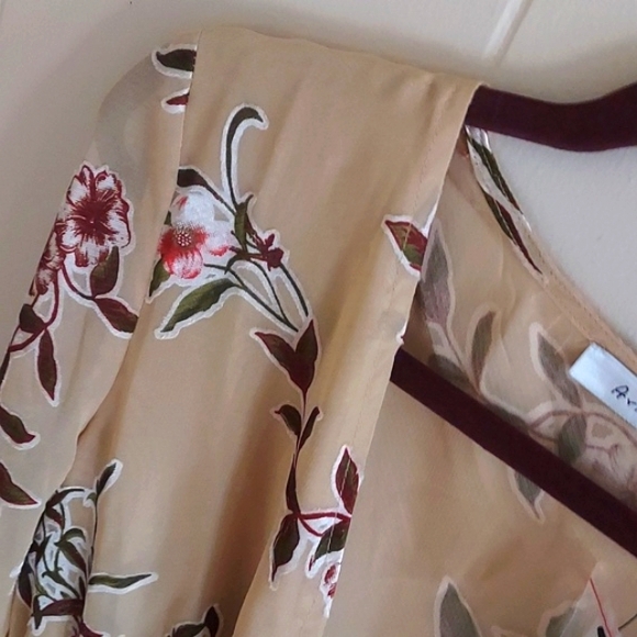 NEW Floral Top SzM Cute - Picture 6 of 10